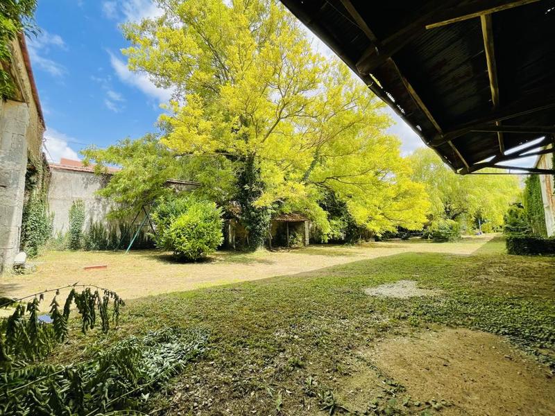 Maison - 252 m² - 10 pièces