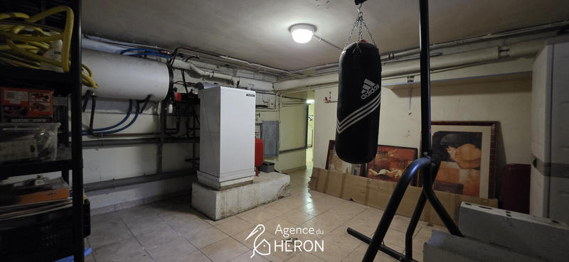 Maison - 240 m² - 9 pièces