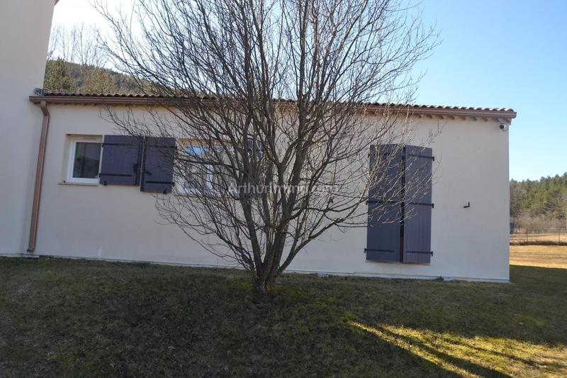 Maison - 258 m² - 7 pièces