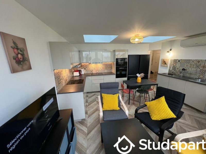 Chambre - 11 m² - 1 pièce