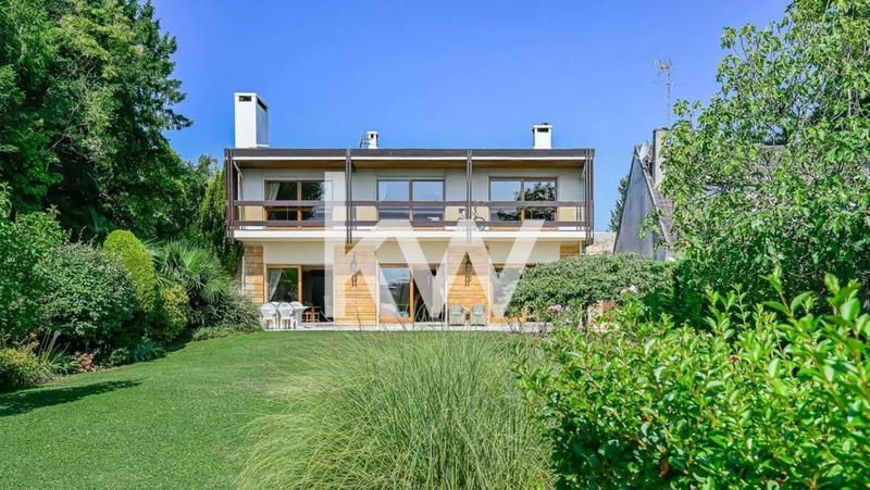 Maison d'architecte - 180 m² - 8 pièces