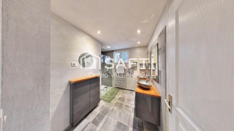 Maison - 150 m² - 4 pièces