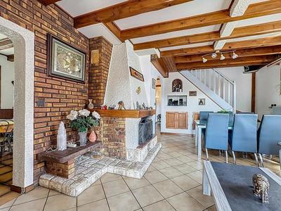 Maison - 181 m² - 9 pièces