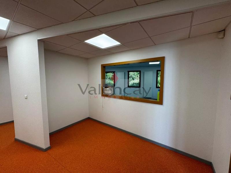 Bureau - 200 m² - 7 pièces