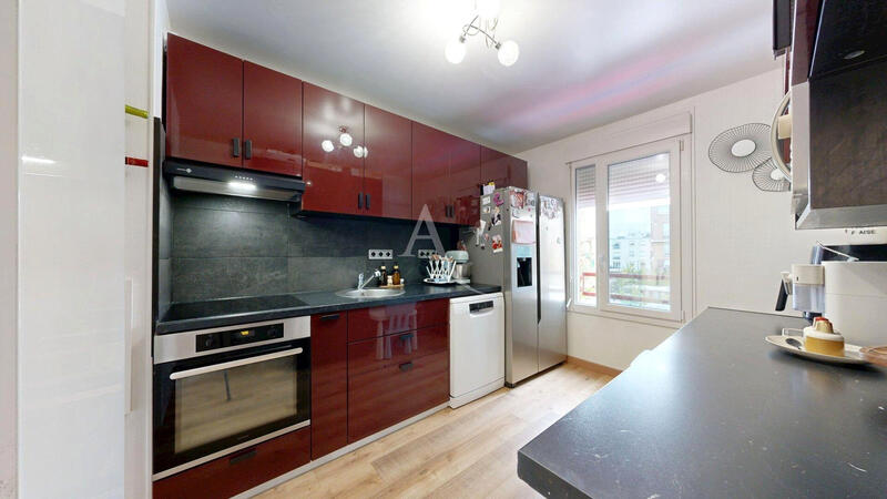 Appartement - 95 m² - 4 pièces