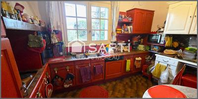 Maison - 220 m² - 8 pièces