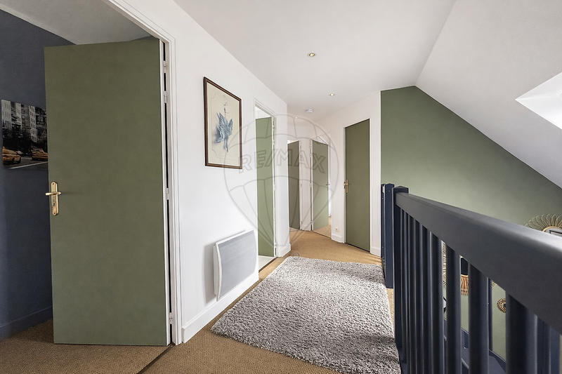 Propriété - 240 m² - 10 pièces