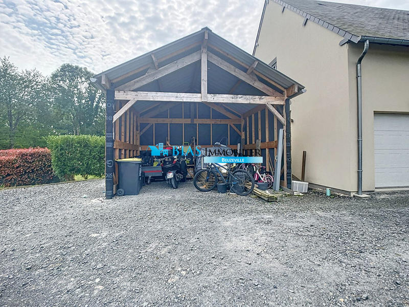 Maison traditionnelle - 195 m² - 8 pièces