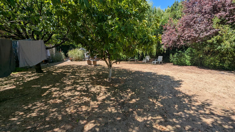 Maison - 305 m² - 13 pièces