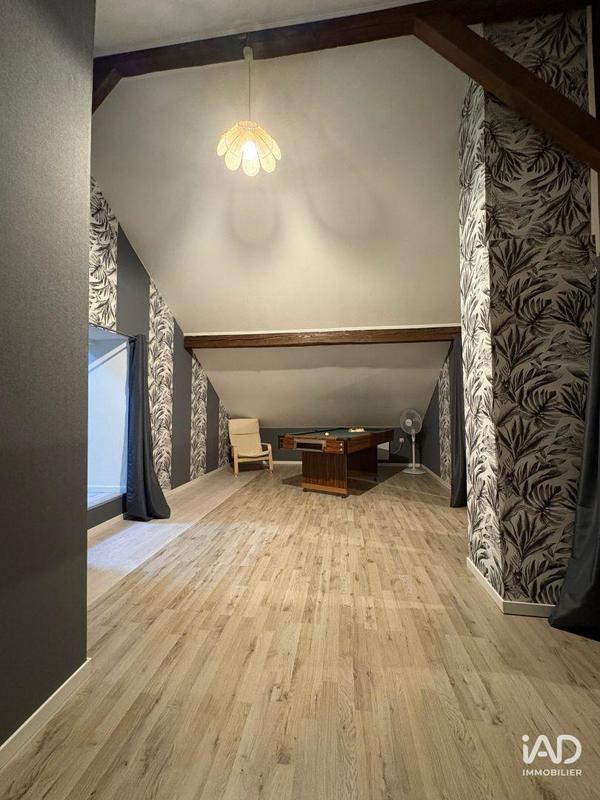 Maison - 211 m² - 6 pièces