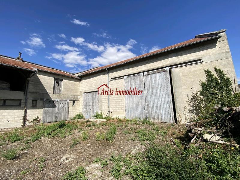 Maison - 240 m² - 9 pièces