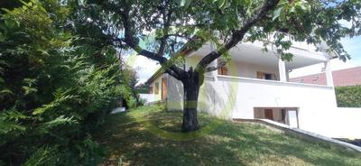 Maison - 165 m² - 9 pièces