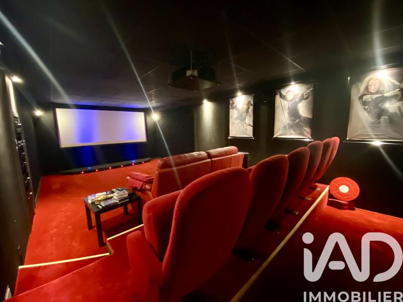 Maison - 236 m² - 7 pièces