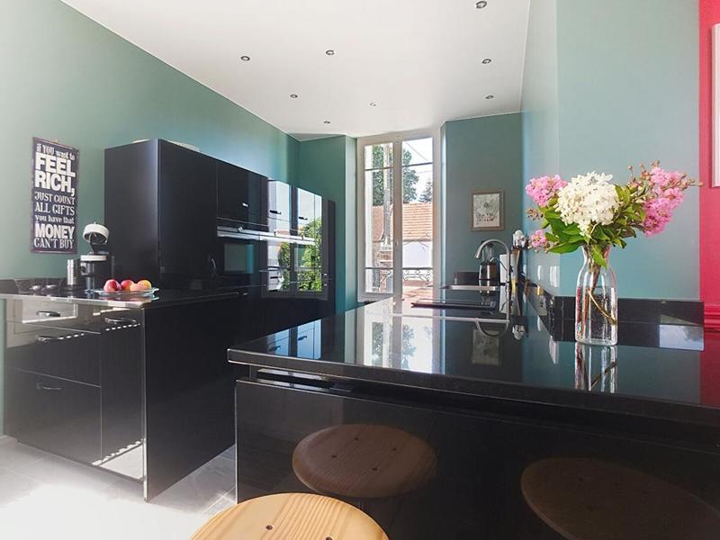 Propriété - 225 m² - 6 pièces