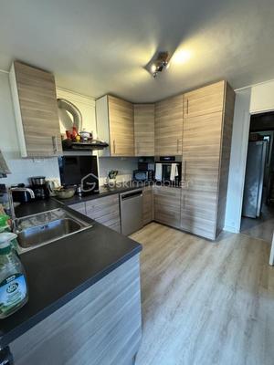 Pavillon - 140 m² - 7 pièces