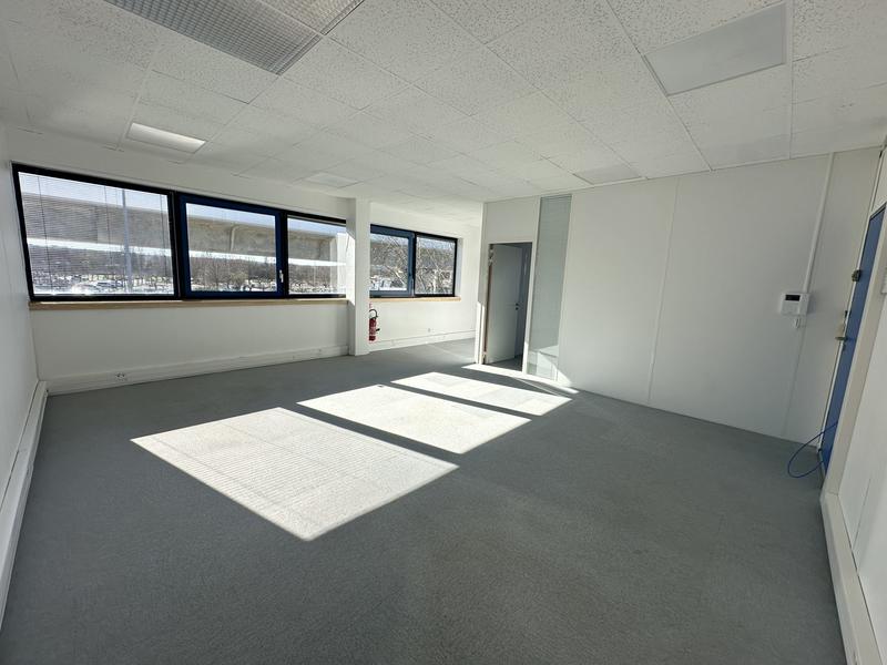 Bureau - 60 m²