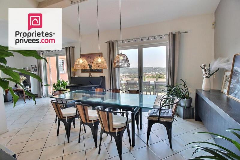 Villa - 140 m² - 6 pièces