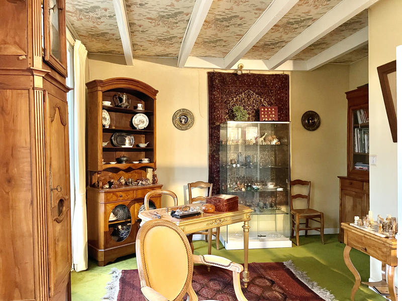 Maison - 242 m² - 7 pièces