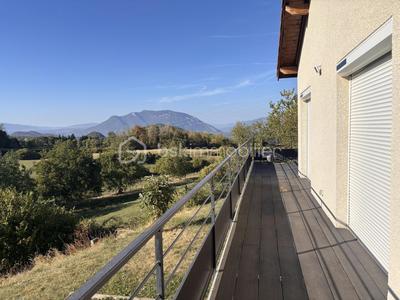 Maison traditionnelle - 140 m² - 6 pièces