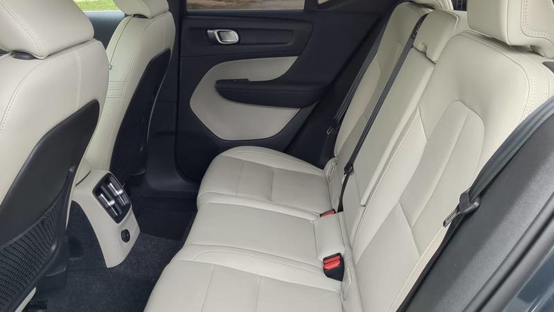 Volvo Xc40 1.5 Ti 261 Plug in Hybrid Dct7 Inscription Luxe - Automatique Toit ouvrant