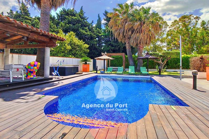 Villa - 200 m² - 6 pièces