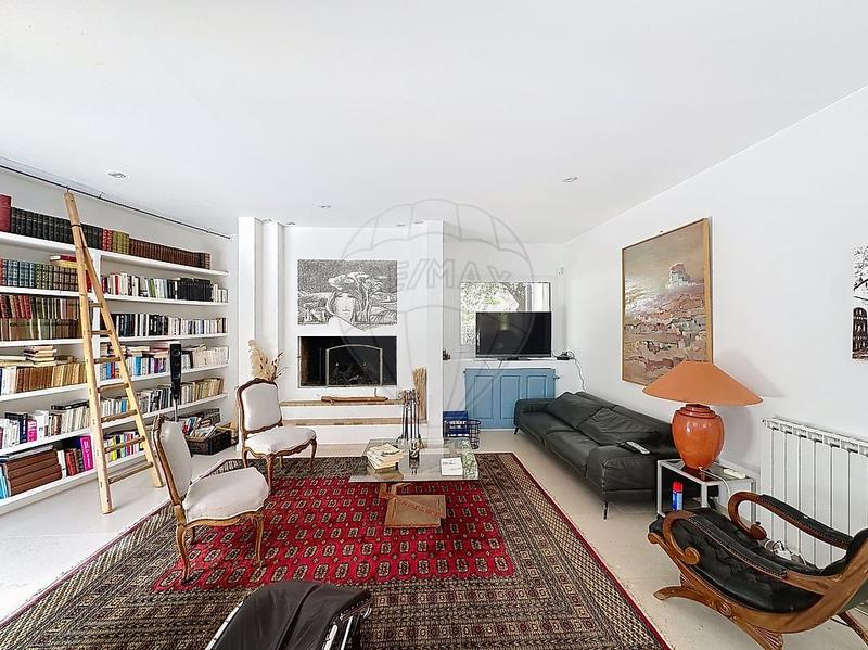 Propriété - 333 m² - 9 pièces