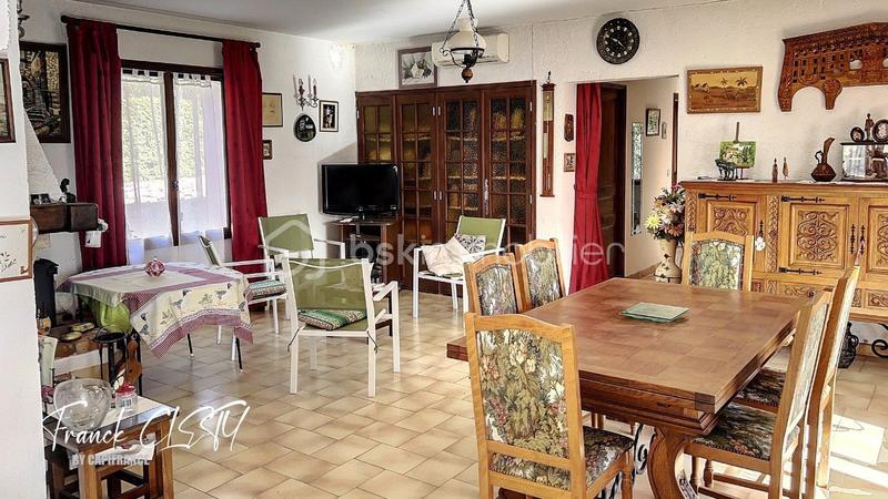 Maison traditionnelle - 102 m² - 4 pièces