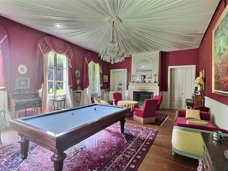 Château - 926 m² - 25 pièces