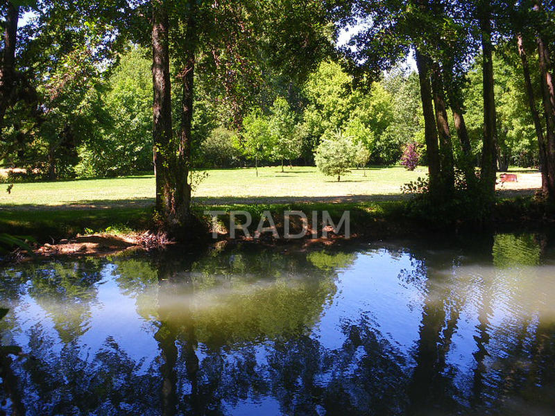 Maison - 530 m² - 19 pièces