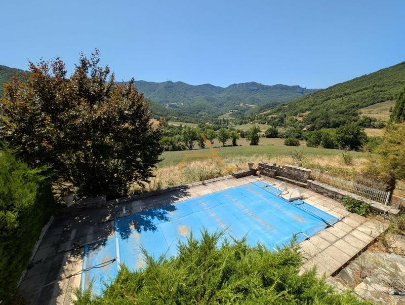 Maison en pierre - 140 m² - 6 pièces