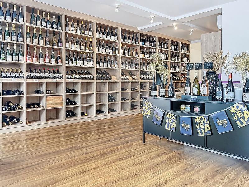 Magasins - 97 m² - 4 pièces