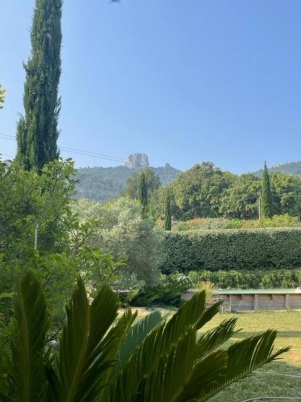 Maison - 250 m² - 6 pièces