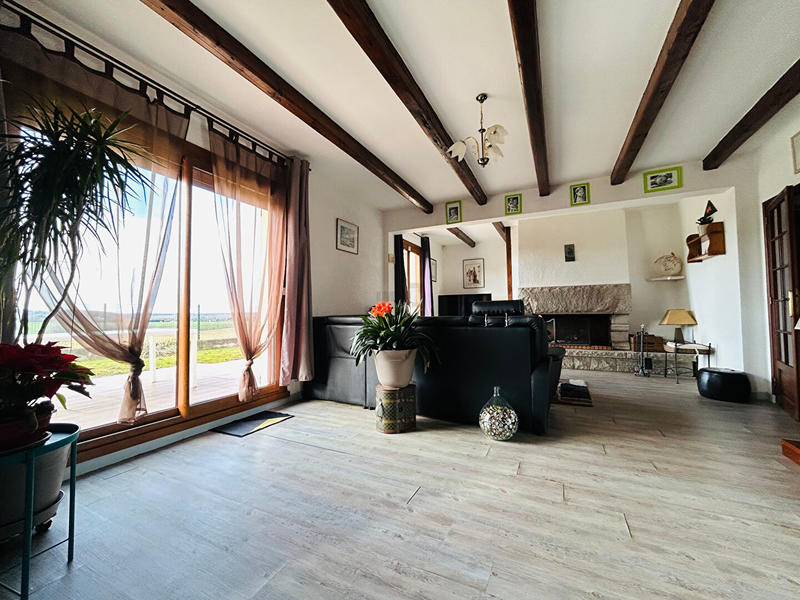 Maison - 265 m² - 7 pièces