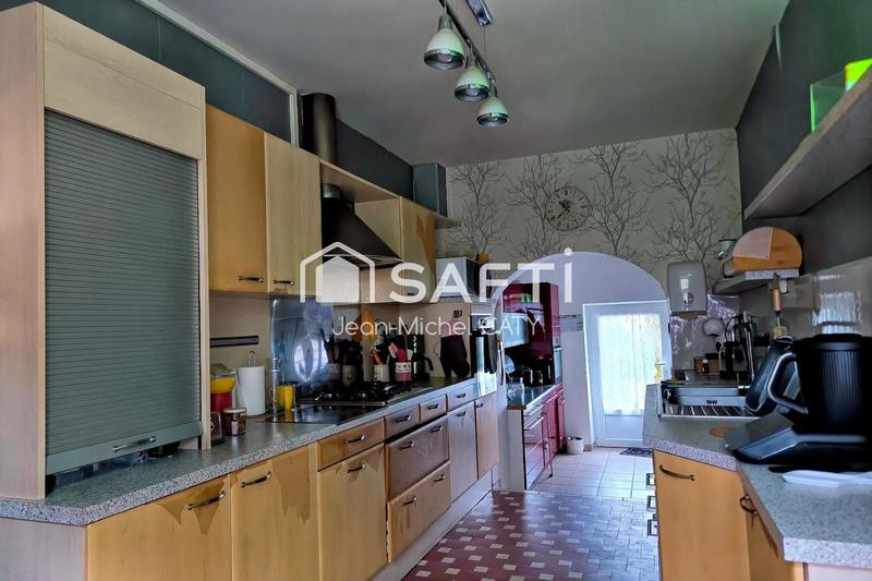 Maison - 270 m² - 13 pièces