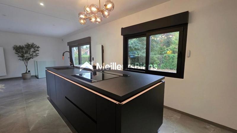 Villa - 170 m² - 6 pièces