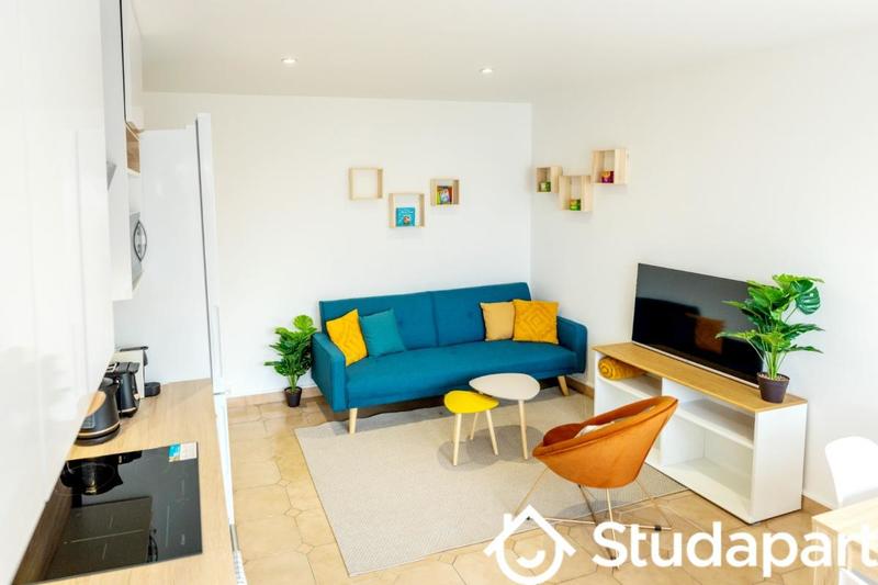 Chambre - 13 m² - 1 pièce