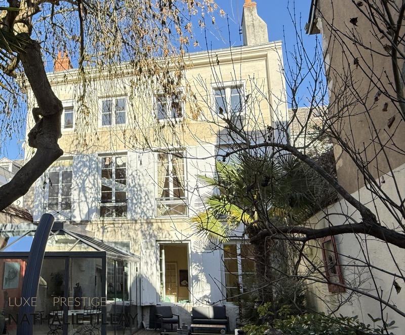 Maison bourgeoise - 260 m² - 9 pièces