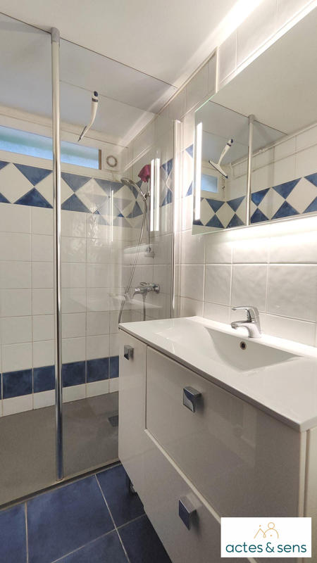 Maison - 215 m² - 10 pièces