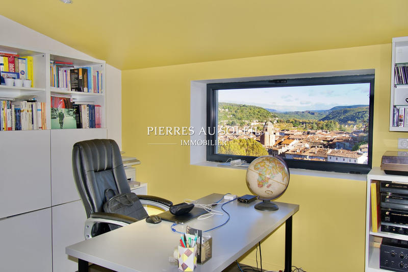 Maison - 230 m² - 8 pièces