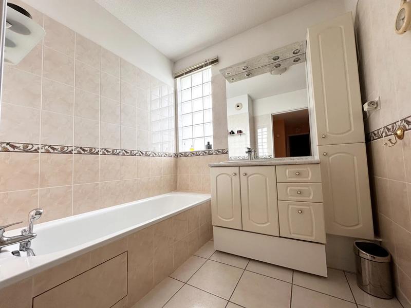 Appartement - 96 m² - 4 pièces