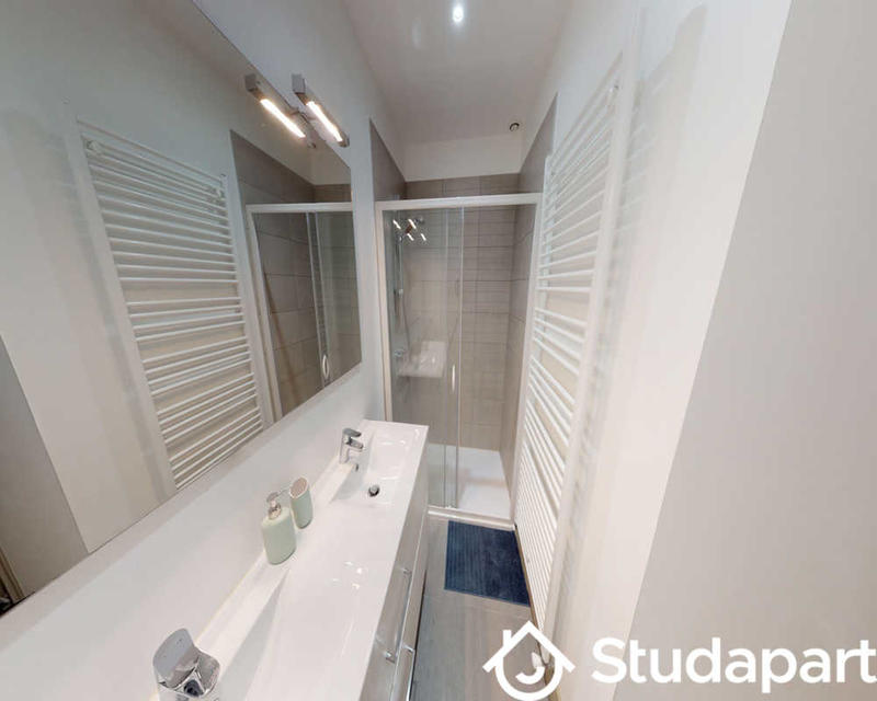 Chambre - 70 m² - 1 pièce