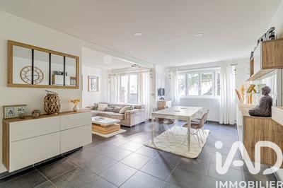 Appartement - 85 m² - 5 pièces