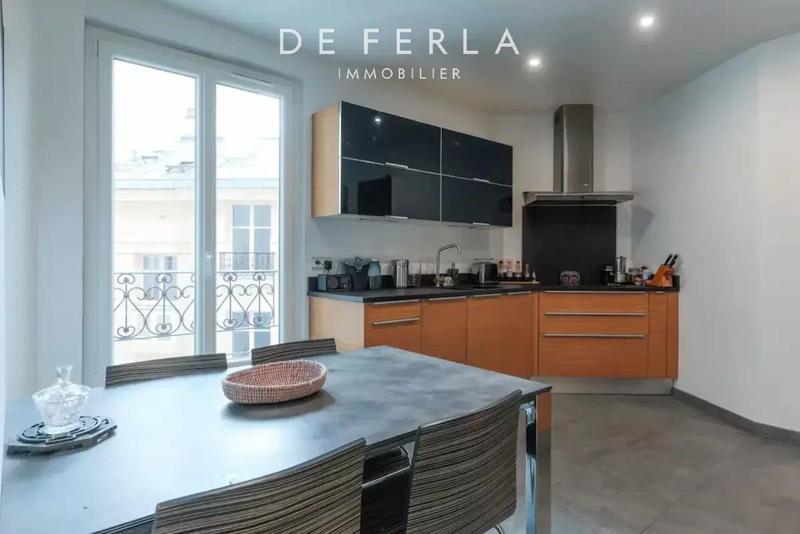 Appartement - 99 m² - 4 pièces