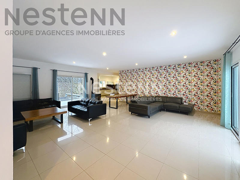 Maison - 235 m² - 7 pièces