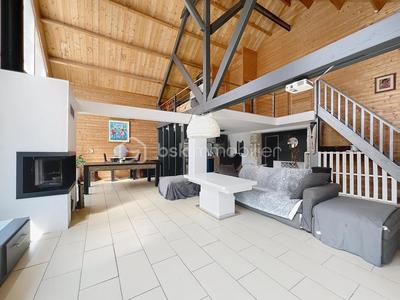 Maison - 180 m² - 5 pièces