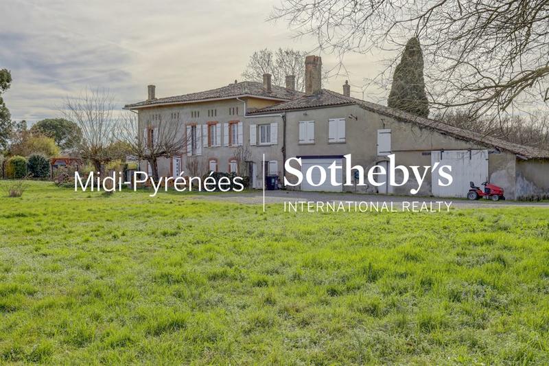 Maison - 232 m² - 6 pièces