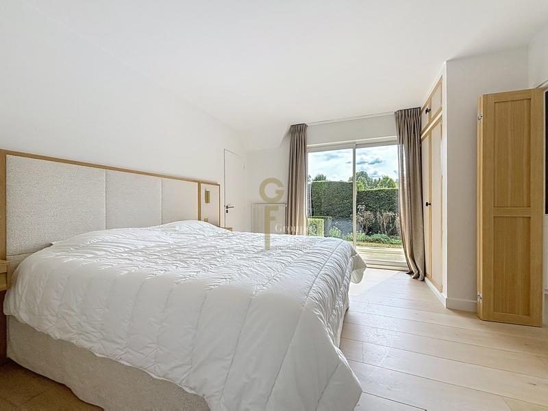 Maison - 248 m² - 8 pièces