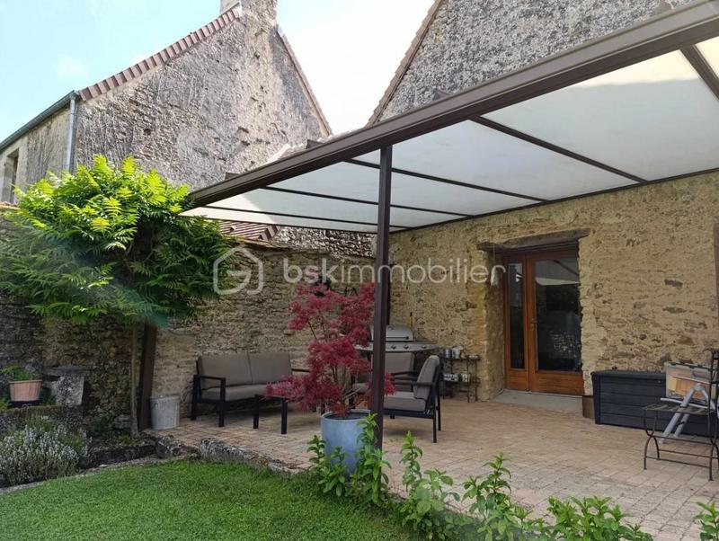 Maison en pierre - 299 m² - 8 pièces