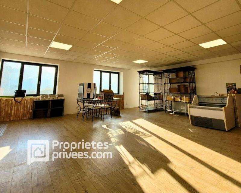 Maison - 210 m² - 9 pièces