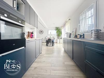 Maison traditionnelle - 99 m² - 5 pièces